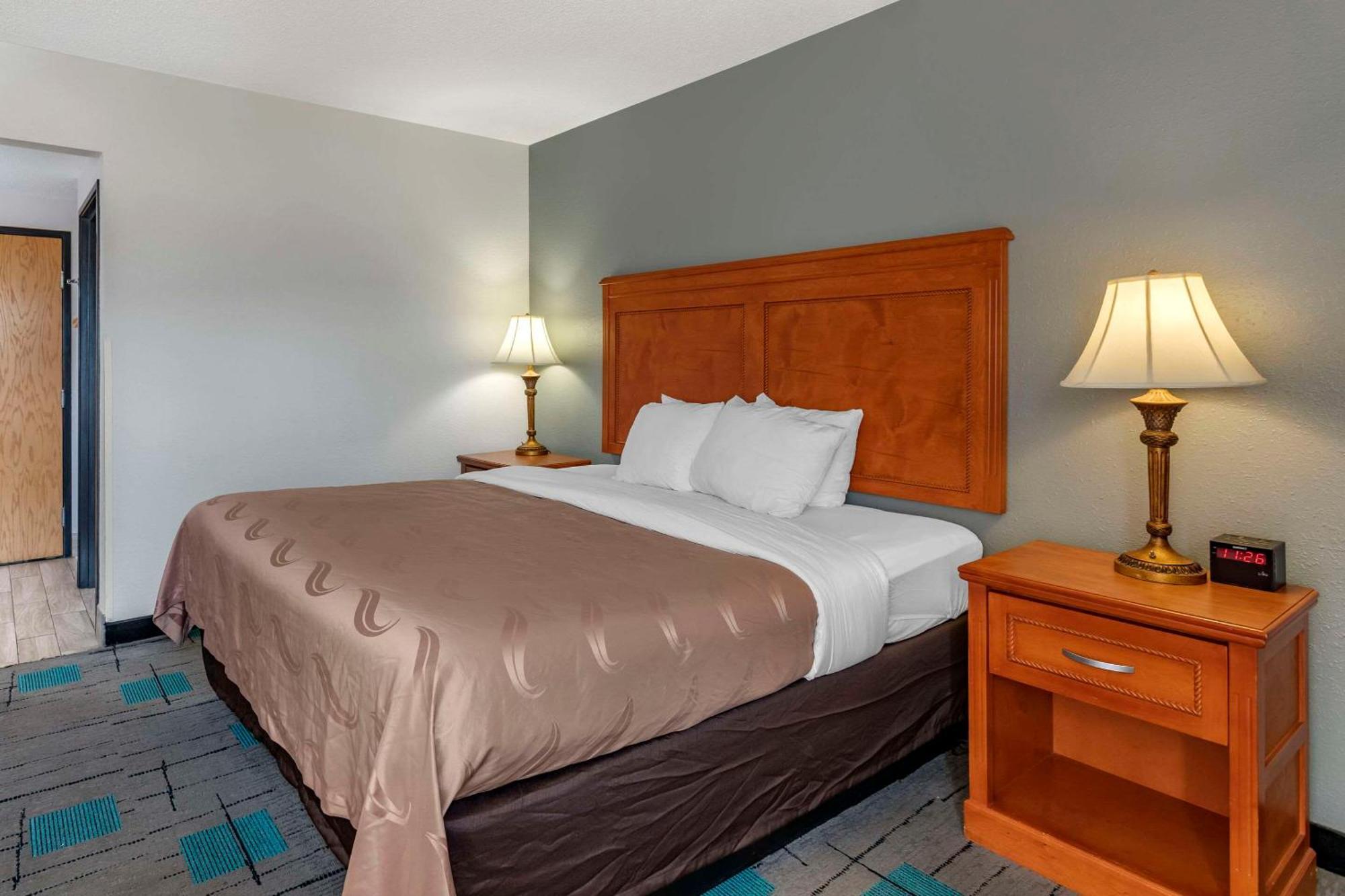Quality Inn & Suites Chattanooga Exterior photo